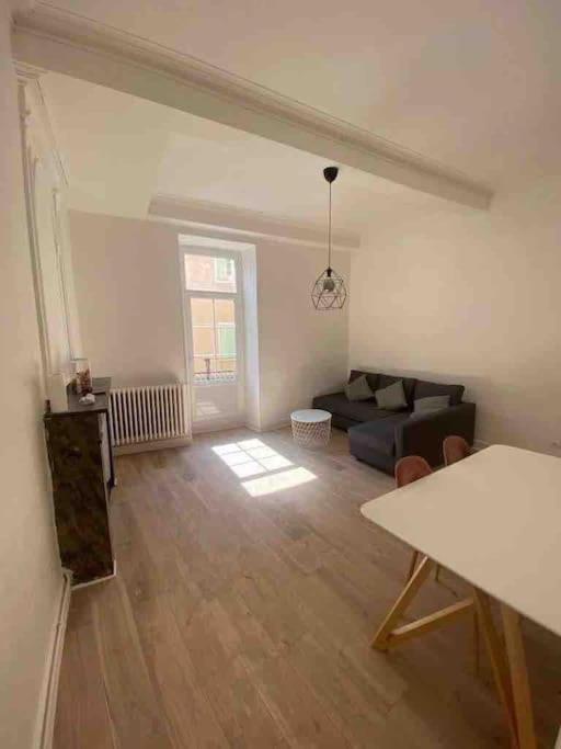 Appartement De Charme Au Coeur Du Centre Ville . Millau Buitenkant foto